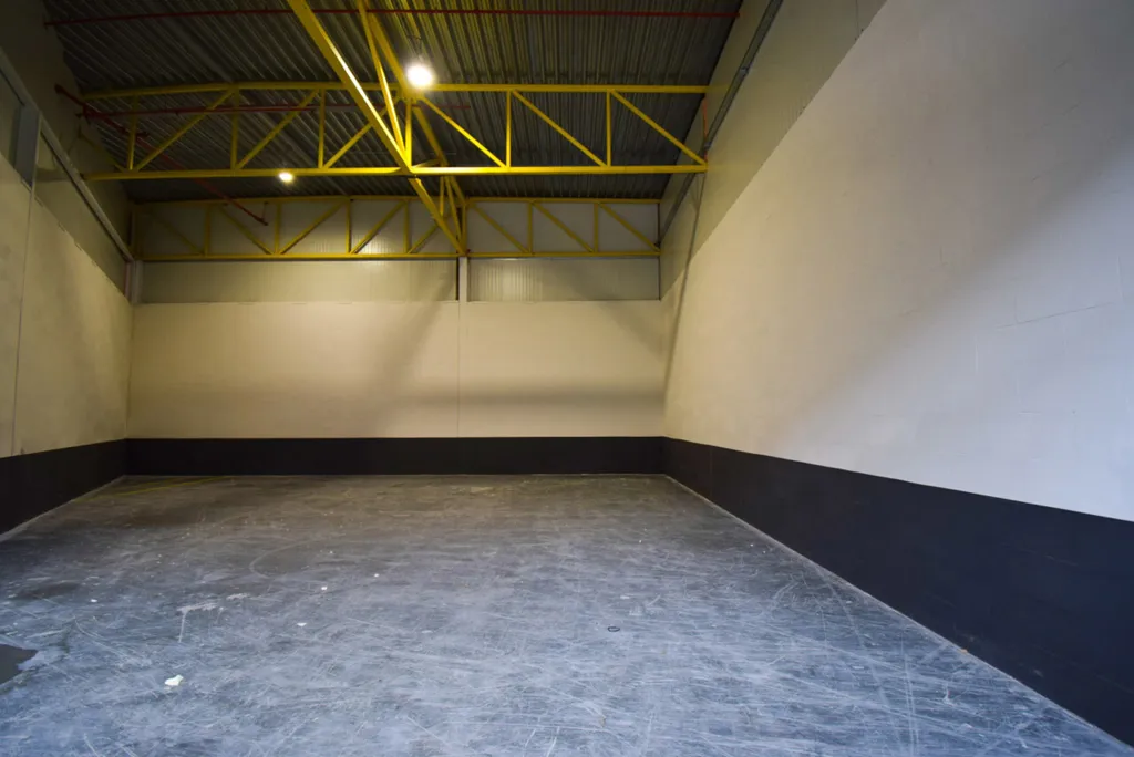 Toad - Commercial Storage with High Ceiling in Beersel