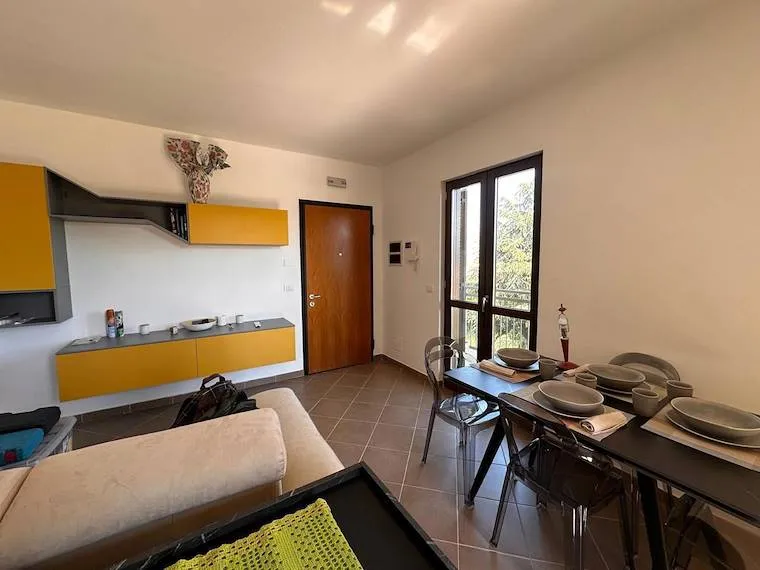 Söögituba - Twin-Storey Apartment with Balcony in Avezzano
