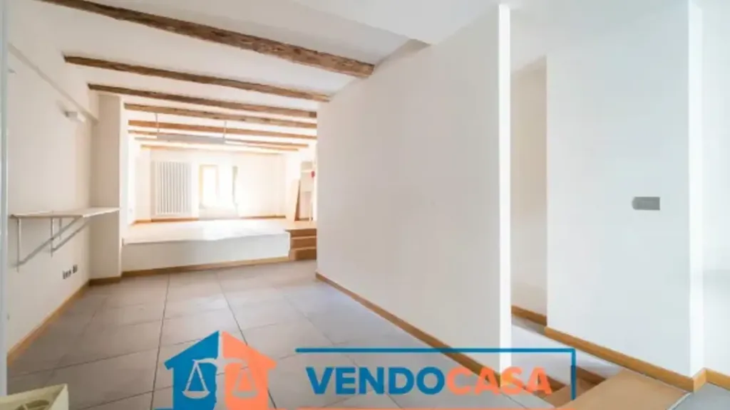 Pièces - Office Space with Balcony in Cuneo