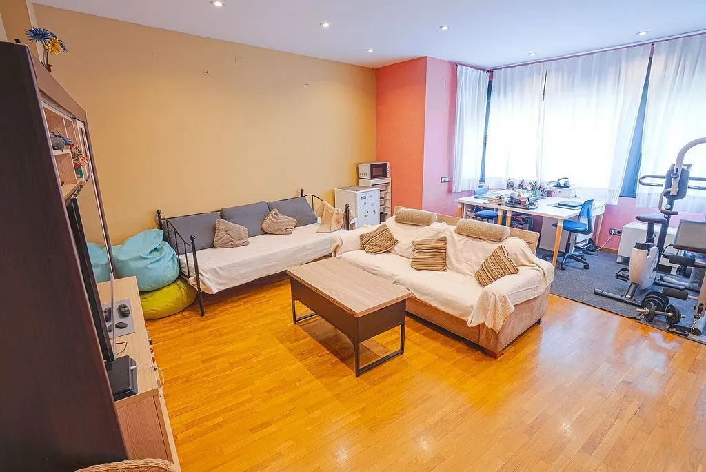 Séjour - Patio House with Terrace in Santa Coloma de Gramenet