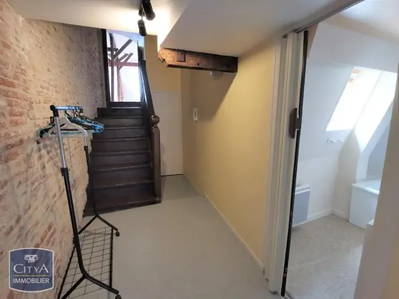 Toad - Rustic Apartment in Laon City Centre