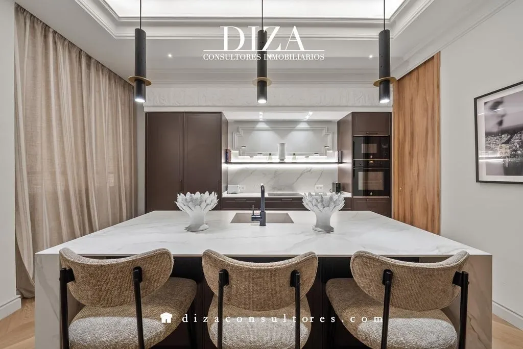 Köök - Luxury 6-Bedroom Apartment in Madrid