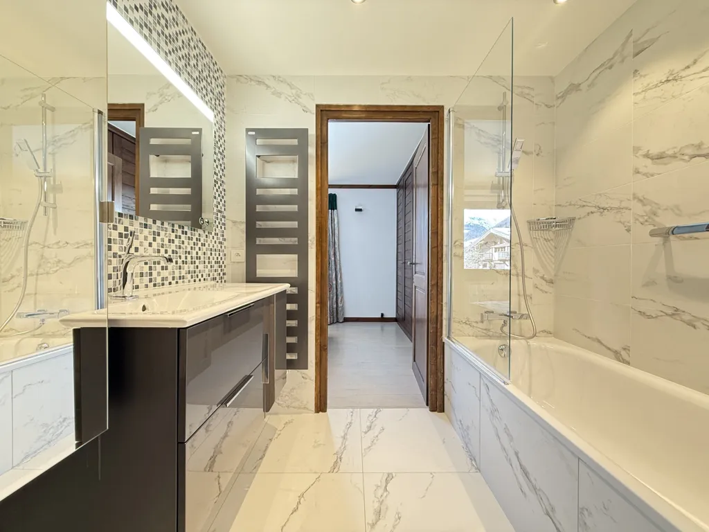 Bagni - T2 Flat with South Terrace in Village Centre