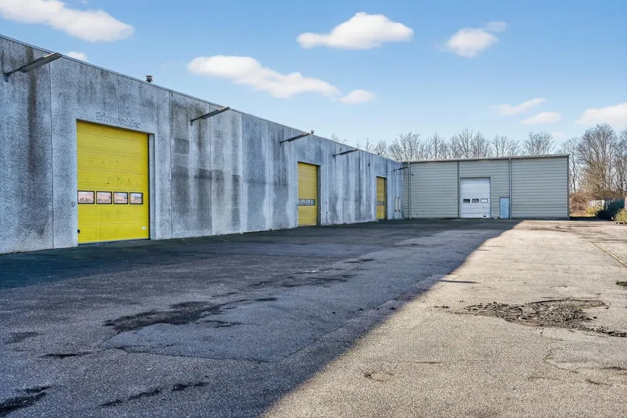 Exterior - Warehouse with Office Space in Ishøj