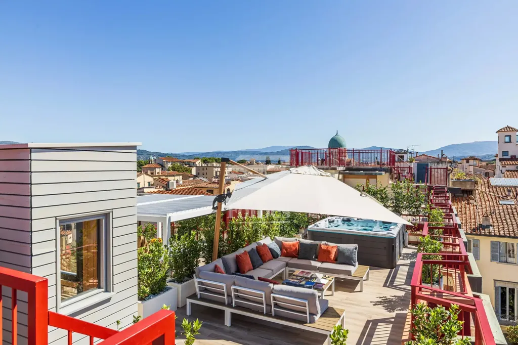 Terrasse - Renovated Penthouse with Panoramic Terrace in Florence