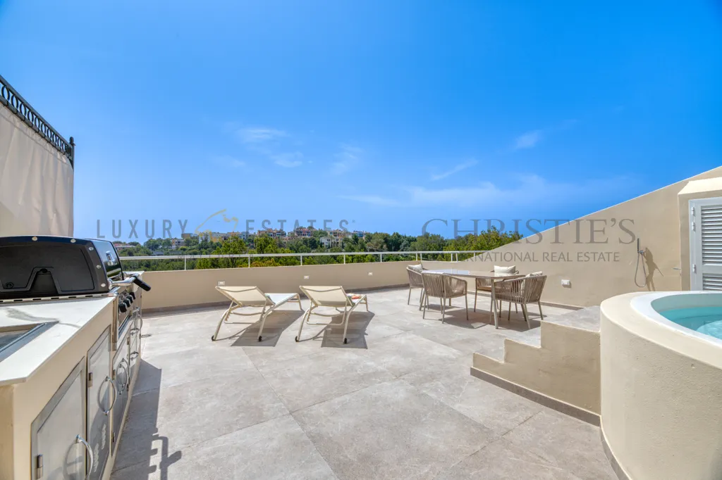 Terrasse - Refurbished Penthouse with Rooftop Pool in Bendinat