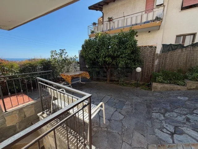 Terrass - Restored Apartment with Sea View in Boissano