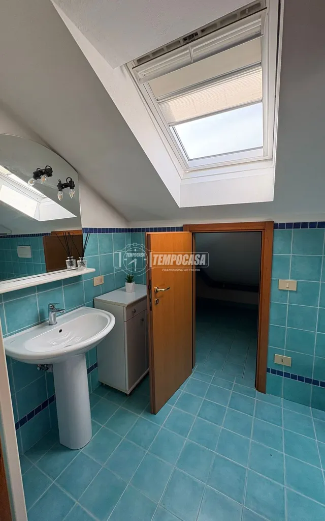 Salles de bain - Modernised 1-Bedroom in Central Sedico