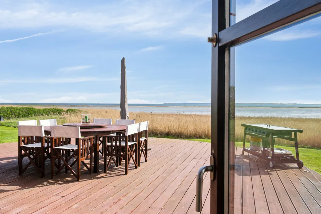 Terrasse - Historic Villa with Water View on Hjarnø