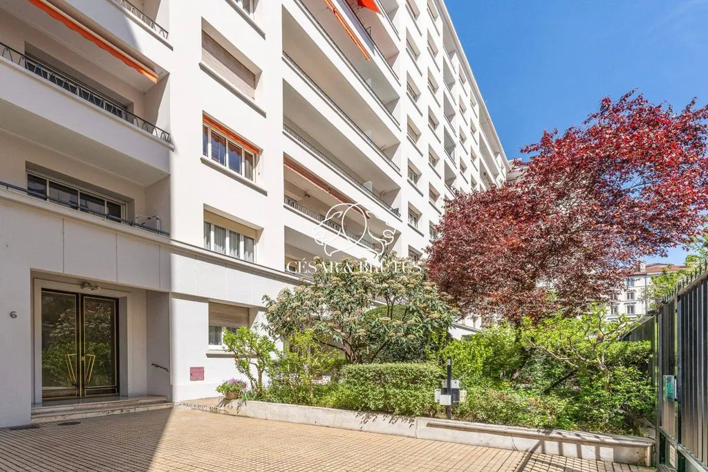 Aed - Luxury Flat with Balcony in Lyon's 7th Arrondissement