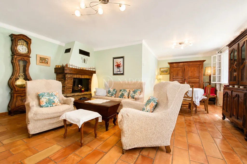 Elutuba - 3-Bedroom Villa with Veranda in Gargas