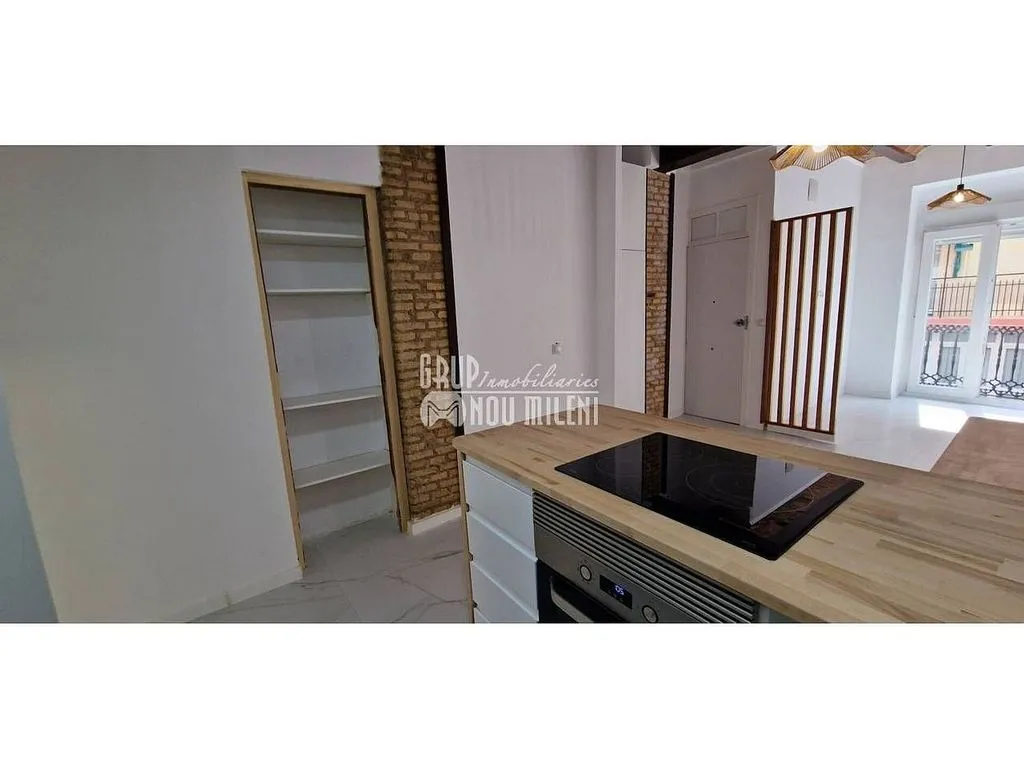 Cuisine - 1-Bedroom Flat with Balcony in El Botànic, Valencia