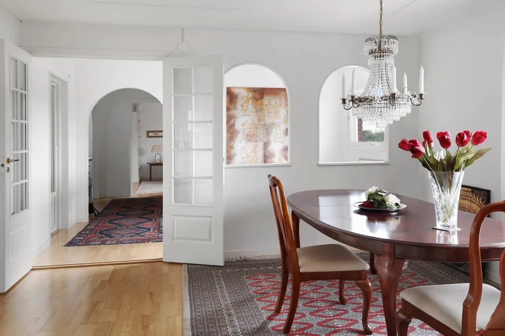 Salle à manger - Two-Storey Villa with Pool in Upplands Väsby