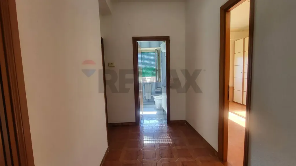 Esik - Second Floor Flat with Balcony in Anzio Centre