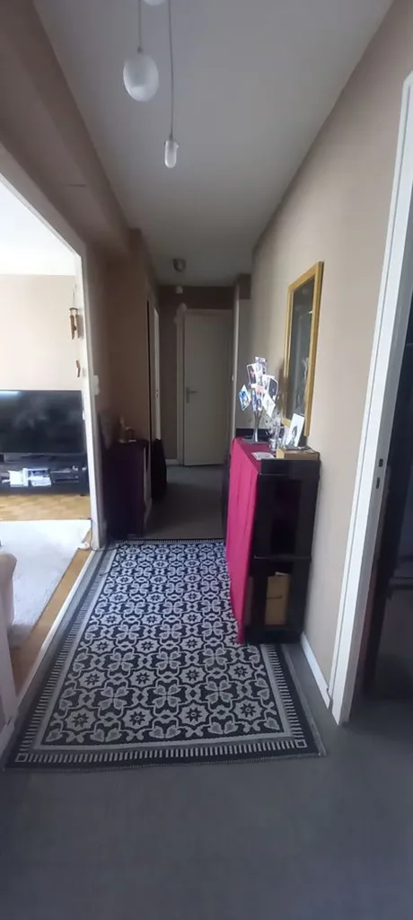 Ingresso - 3-Bedroom Apartment with Balcony in City Centre