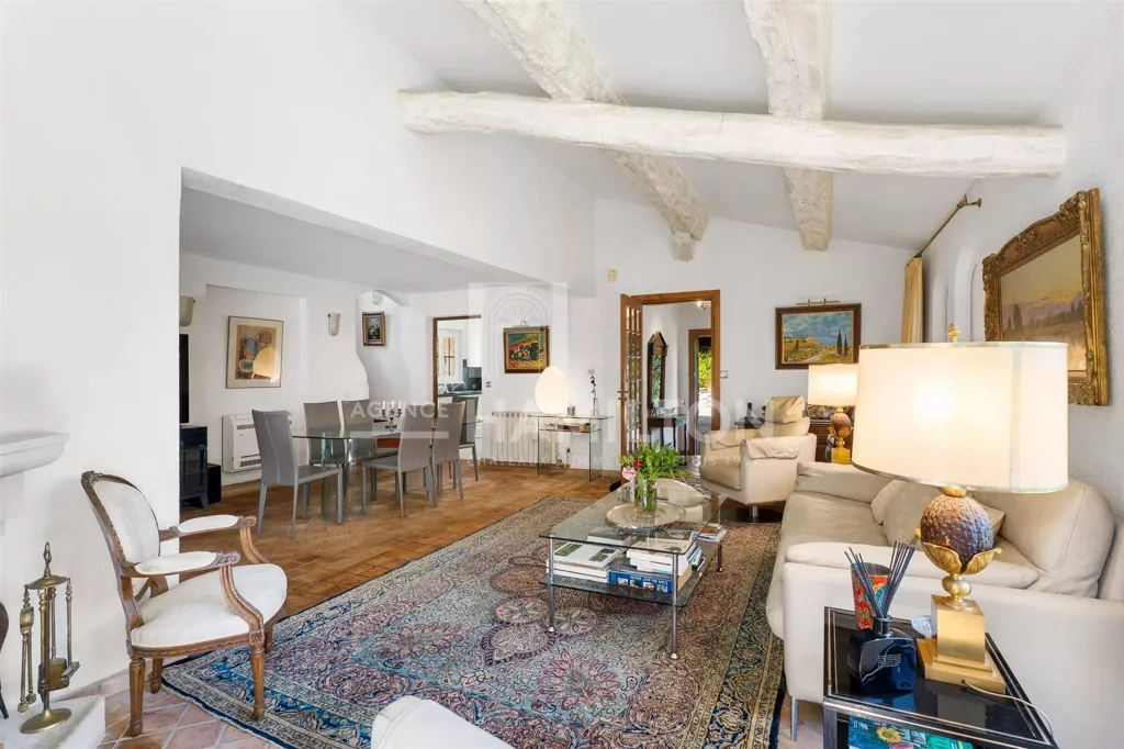 Séjour - Villa Luxueuse avec Piscine à Châteauneuf-Grasse