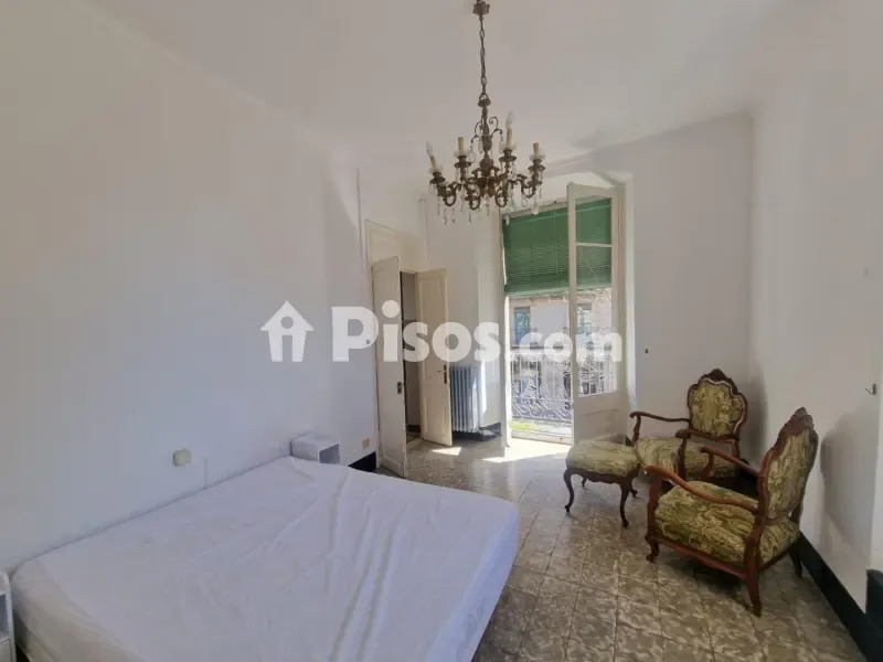 Chambres - Apartment with Balcony and River View in Girona
