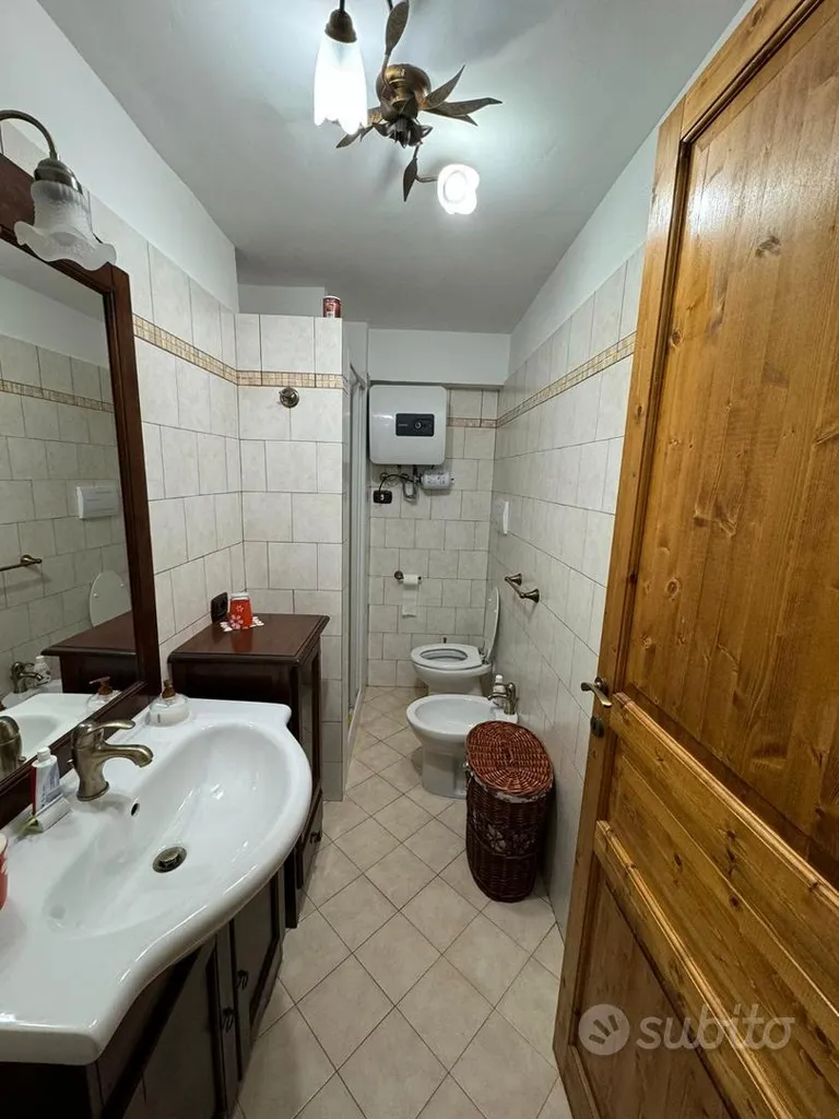 Salles de bain - Rustic Apartment with Ski Access in Campitello Matese