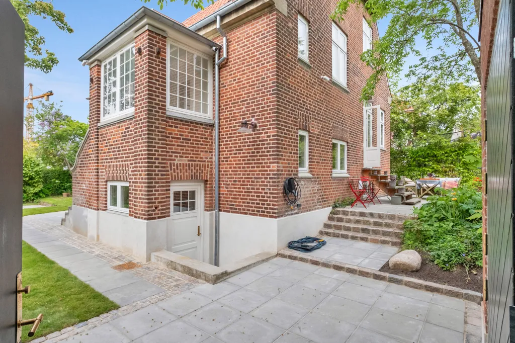 Jardin - Classically Styled Villa with Garden in Aarhus C