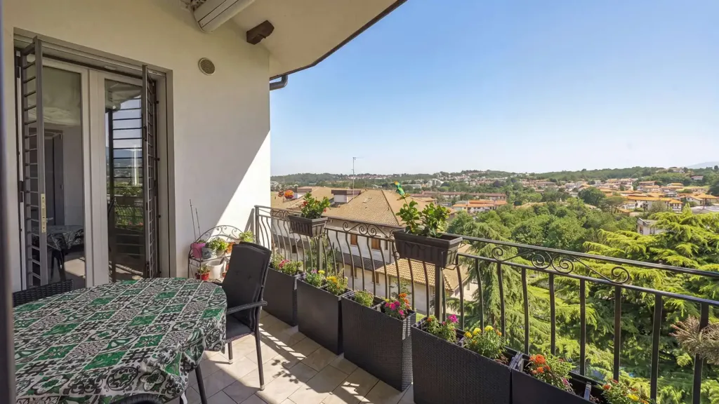 Rõdu - Luxury Villa with Private Garden in Cantù