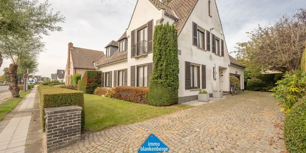 Exterior - Spacious Villa with Garden in Blankenberge