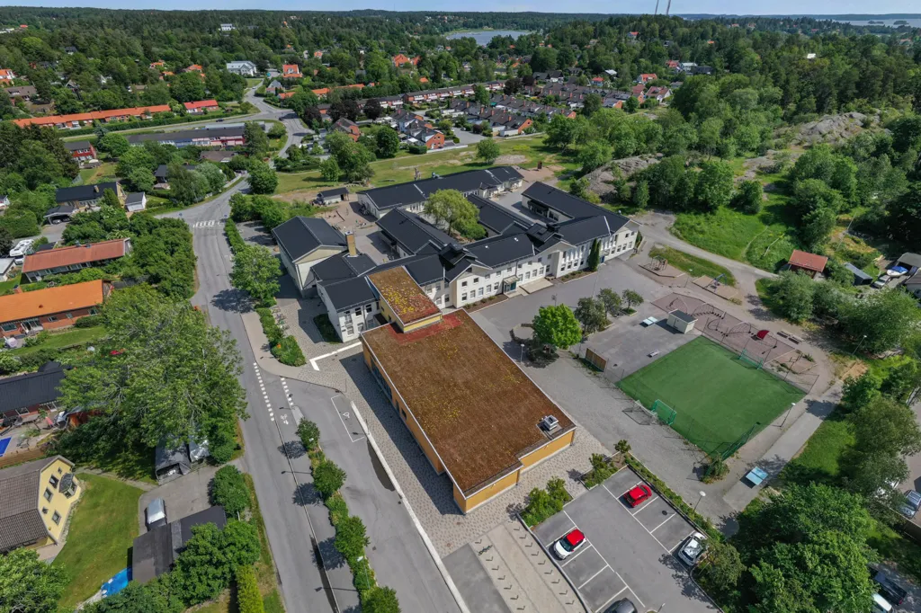 Õhuvaade - Strandtomt with Marina in Österskär