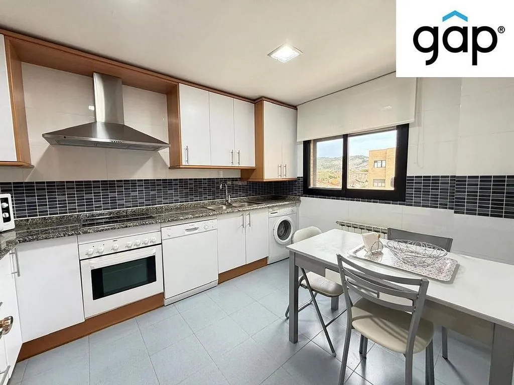 Cucina - Spacious Student Flat with Gym in Calle de las Encinas