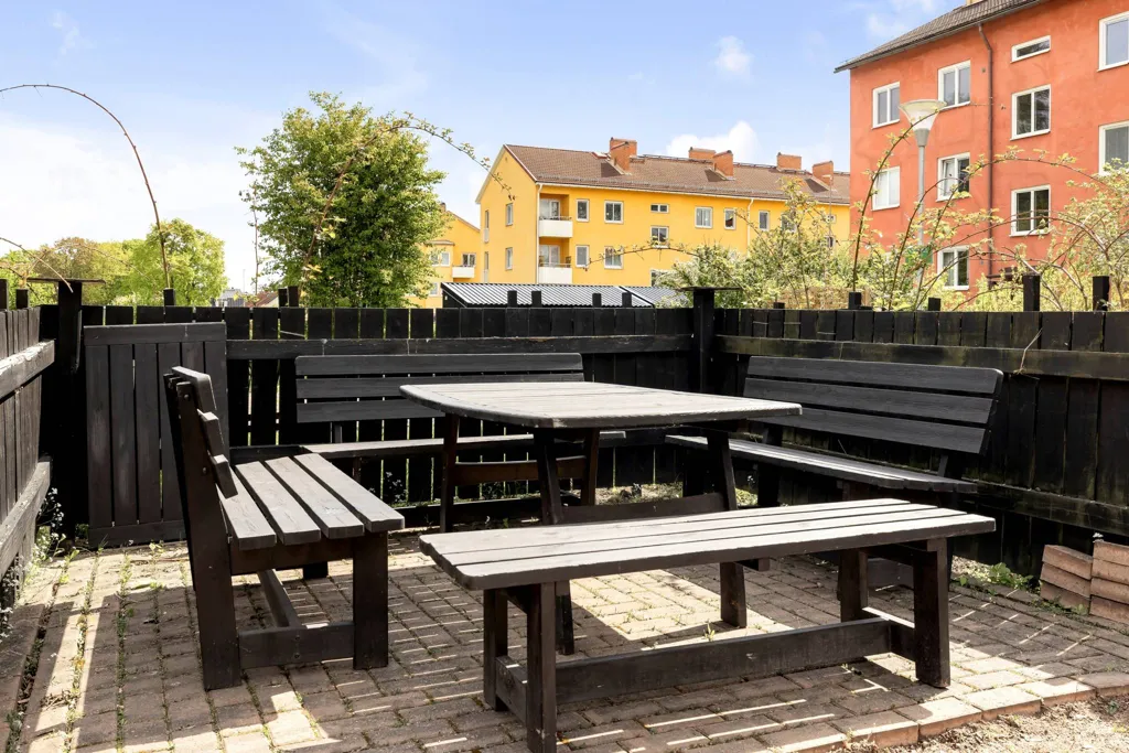 Jardin - Charming One-Bedroom Flat with Balcony in Uppsala