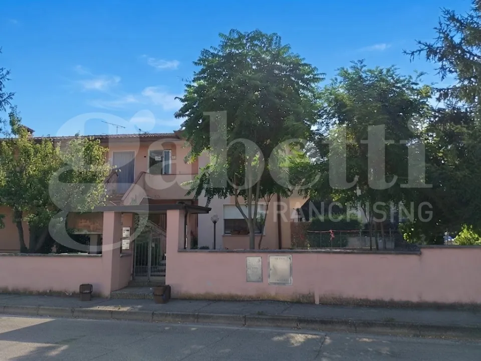 Exterior - Modernised Apartment with Garden in Ceregnano