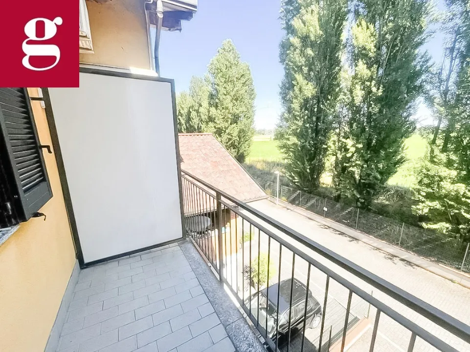 Balcone - Villa with Balcony in Cusago