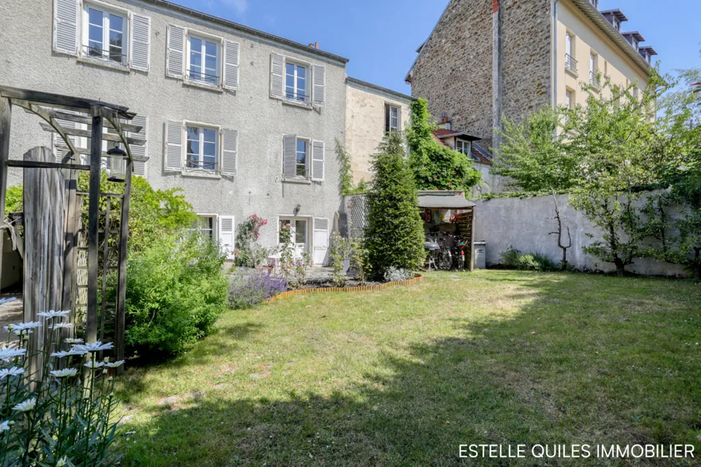 Giardino - 7-Piece Villa with Garden in Versailles