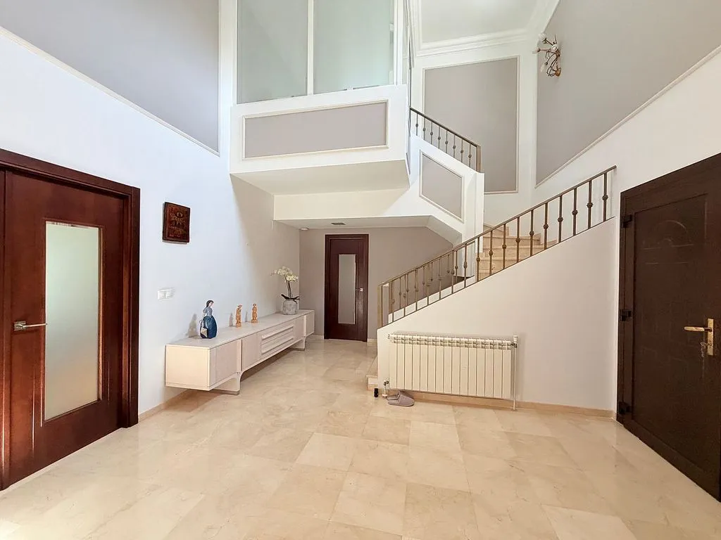 Esik - Villa with Pool and Golf Views in Villas y Golf
