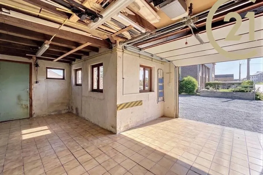 Garage - Villa de Caractère avec Piscine à Tourinnes-Saint-Lambert