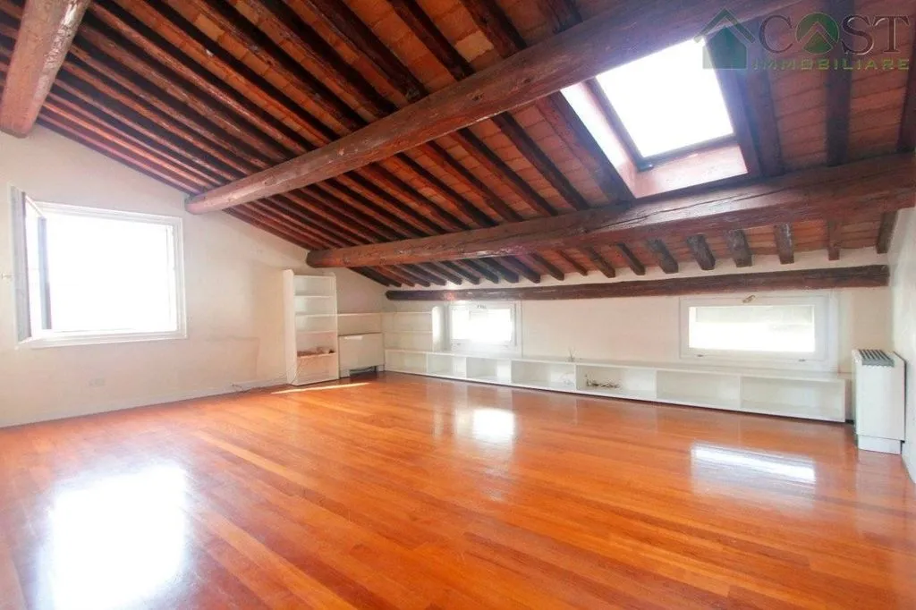 Pièces - Luxury Penthouse with Panoramic Views in Vicenza