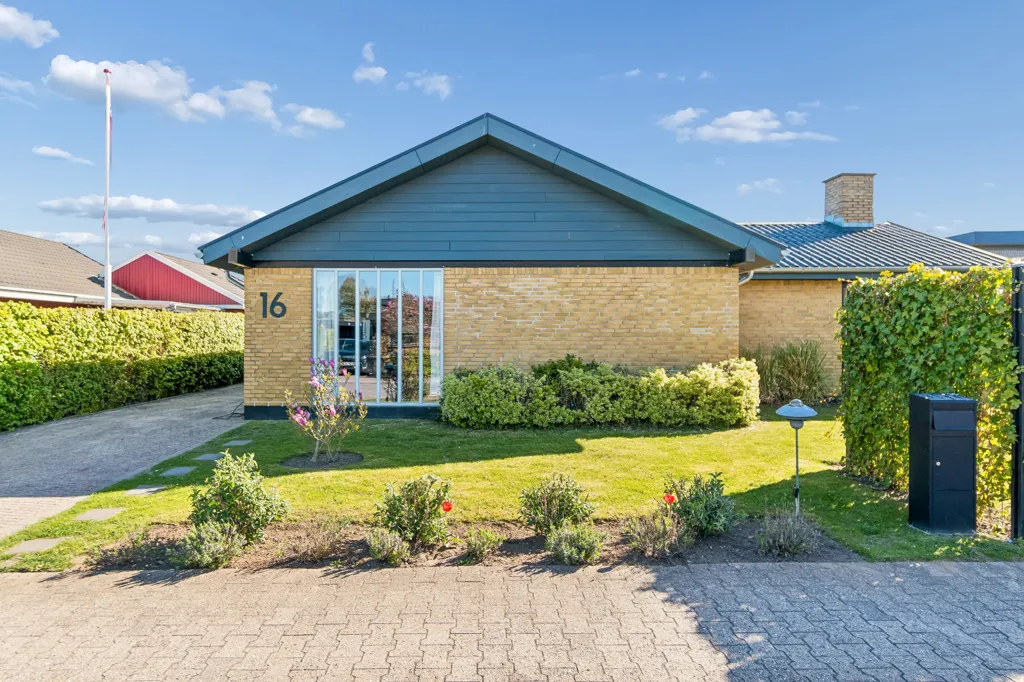 Extérieur - Spacious Villa with Terrace in Fredericia
