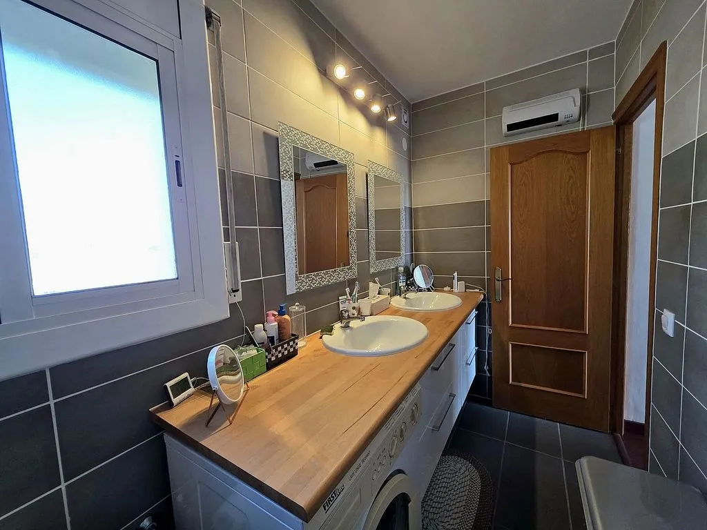 Bathrooms - Chalet with Pool in Albinyana, Tarragona