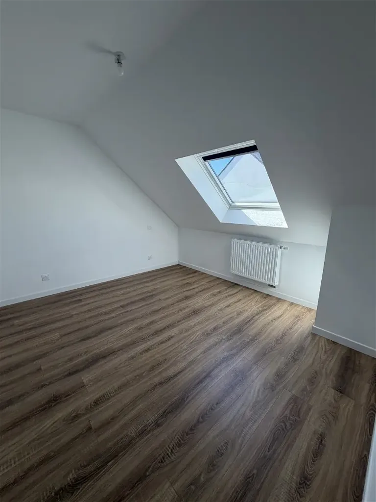 Rooms - Recent House with Garden in Belz