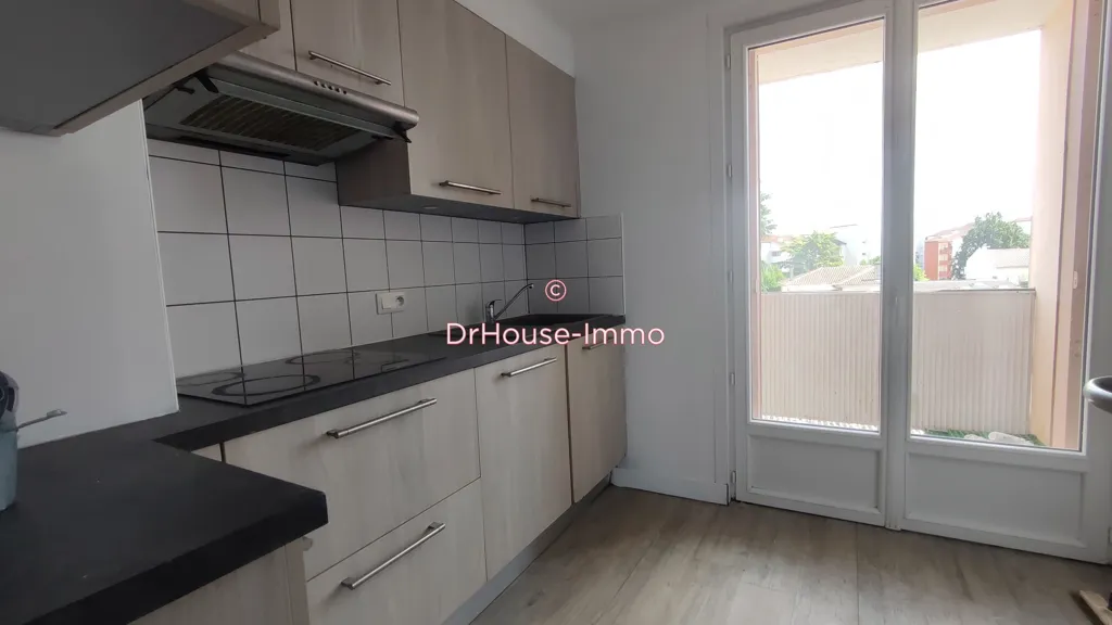 Cuisine - Appartement avec Balcons en Centre-Ville