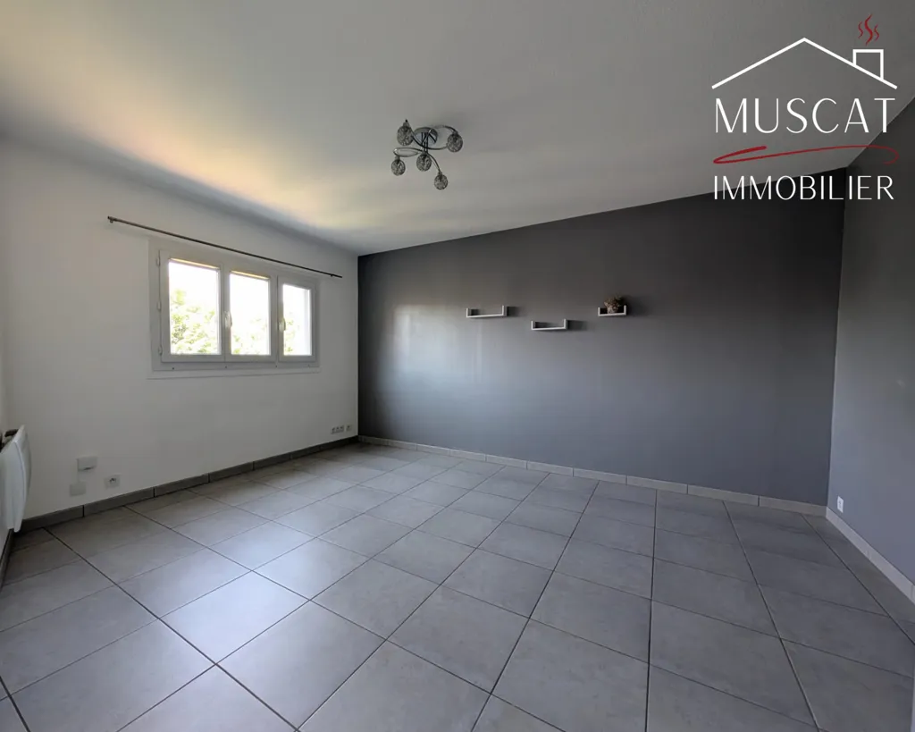 Pièces - Appartement T3 avec loggia et garage à Villefontaine