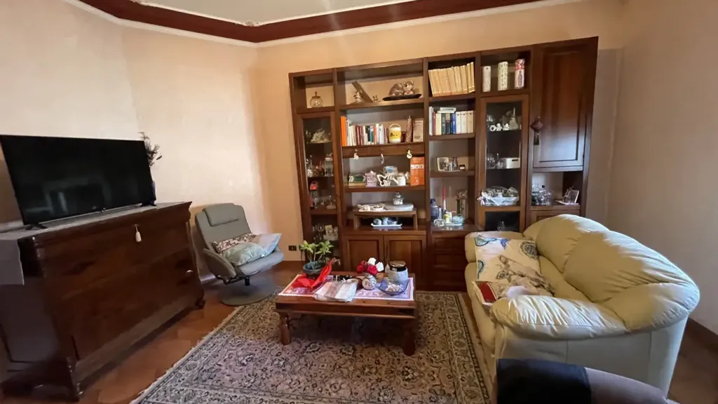 Elutuba - Villa with Garden in Suzzara