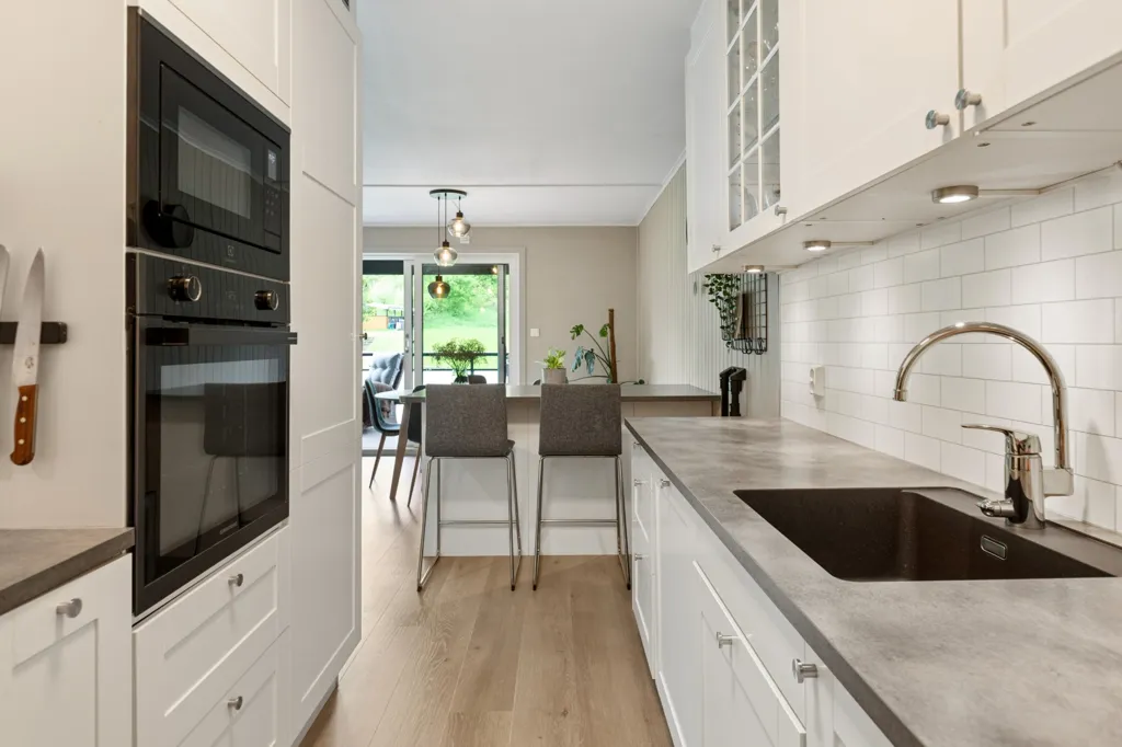 Köök - 4-Bedroom Apartment with West-Facing Balcony in Trondheim