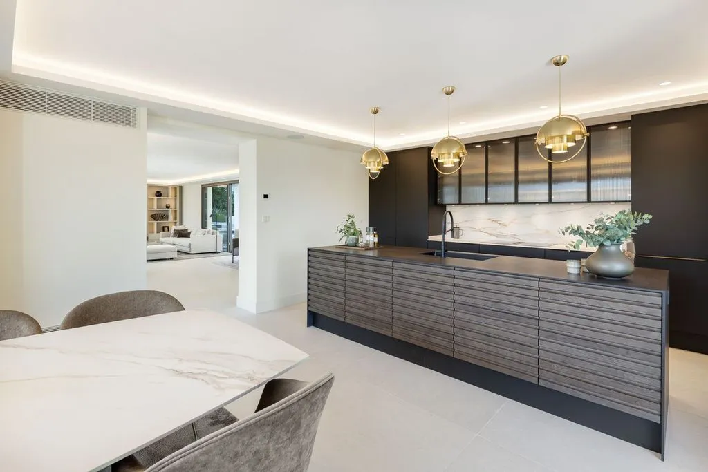 Cuisine - Luxury Villa with Pool in Nueva Andalucía