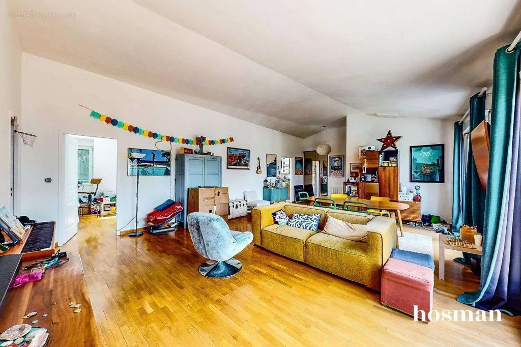 Séjour - Appartement 4 Pièces avec Terrasse et Parking à Les Lilas