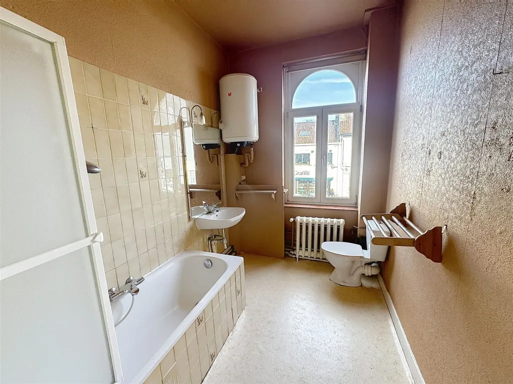 Vannitoad - Renovated Mixed-Use Property in Waterloo
