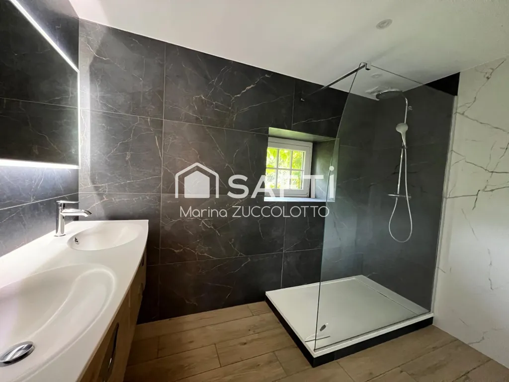 Salles de bain - Bâtisse Rénovée avec Jardin à Paimpont