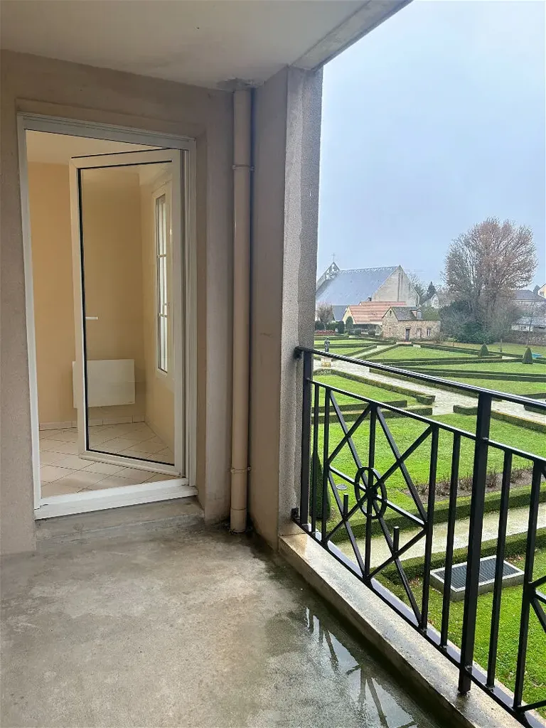 Rõdu - 3-Bedroom Apartment with Balcony in Le Mans