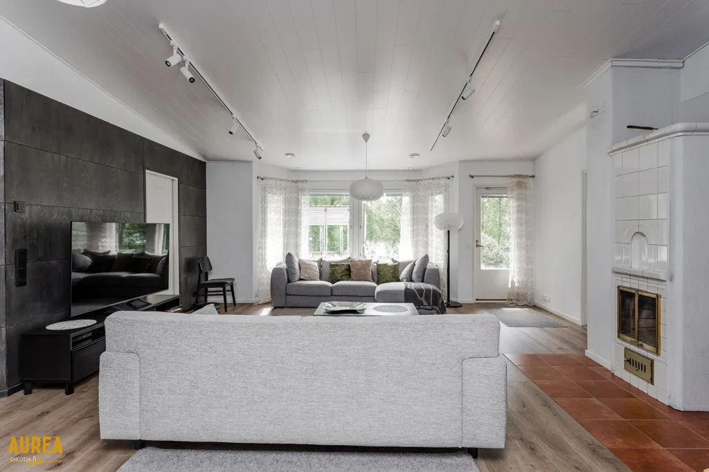 Soggiorno - Modernised Detached House with Garden in Ii