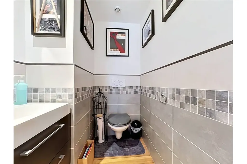 Bathrooms - Duplex with South-Facing Terrace in Tubize