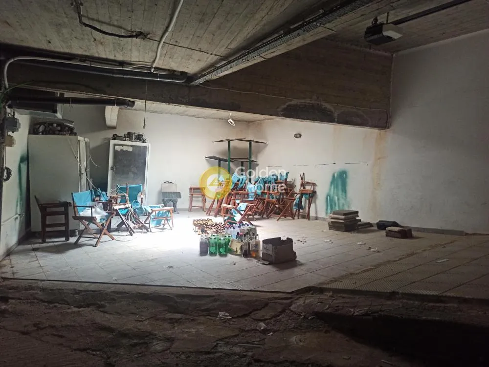 Garage - Luxury Building with Terrace in Salamina