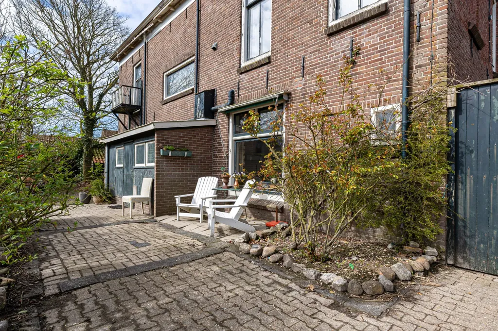 Esterno - Monumental House with Waddenzee View in Wierum